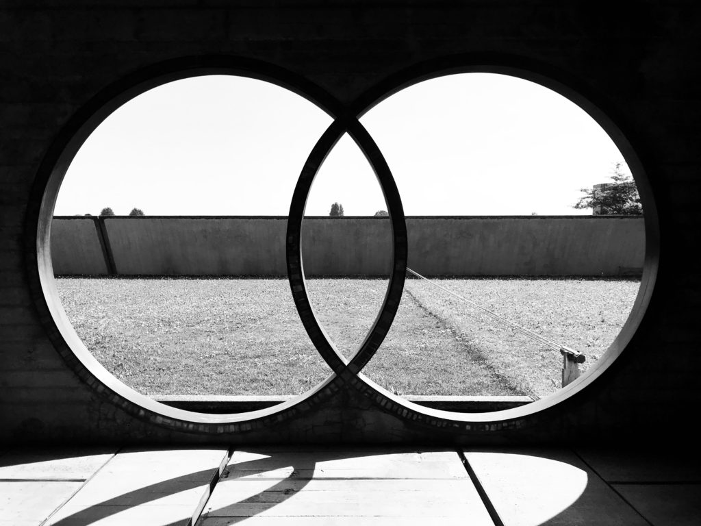 Cinema: Francesco Sossai, Le città di pianura. Carlo Scarpa, il calice di vino e la base attica.